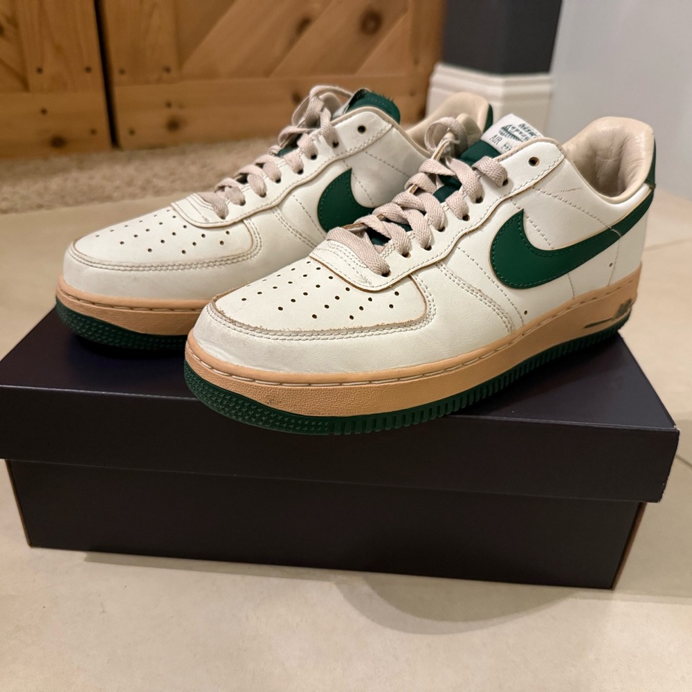 Nike Cream and Green Air Force 1 ‘07 LV8 Sneakers. Women’s 9/Men’s 7.5
